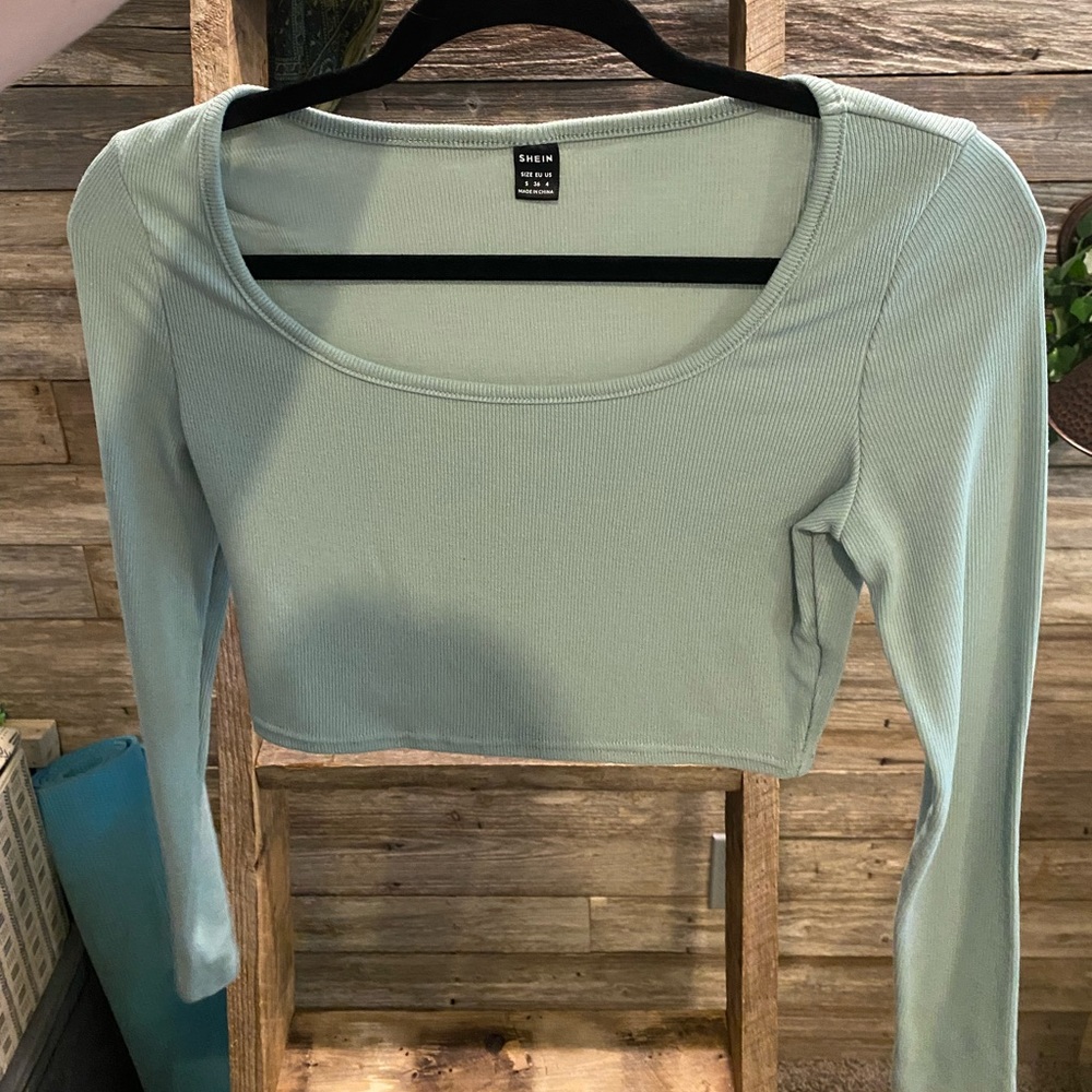 Basic mint cropped top with ribbing